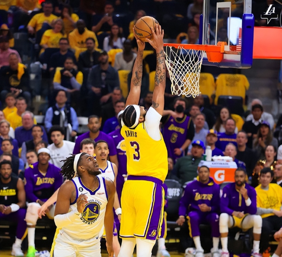 勇士绝地反击黄蜂,莫里斯制霸全场 勇士绝地反击黄蜂,莫里斯制霸全场