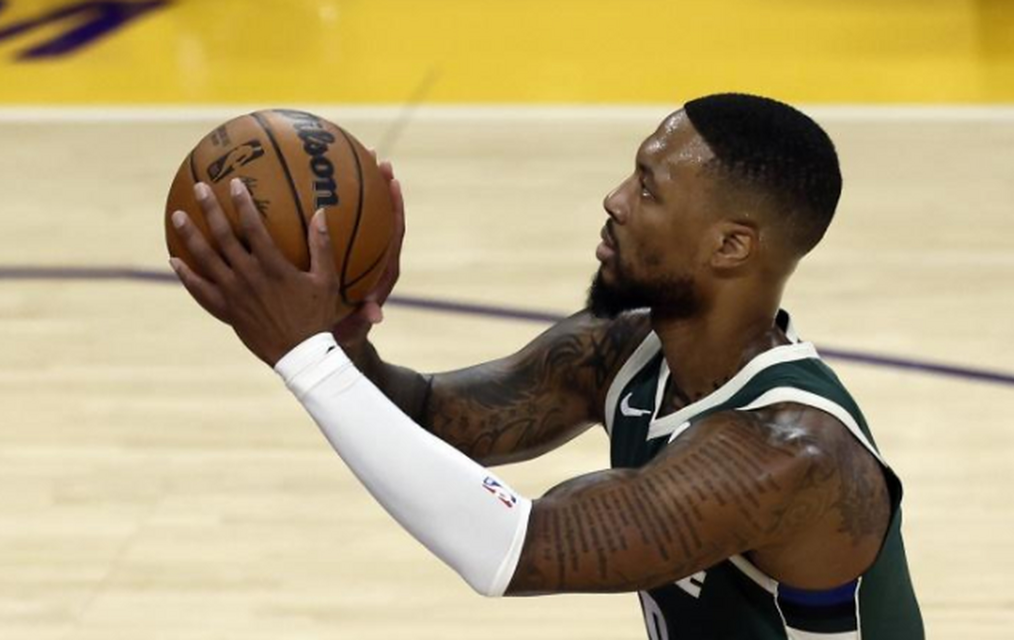 76人爆冷凯尔特人，利拉德高光表现的简单介绍