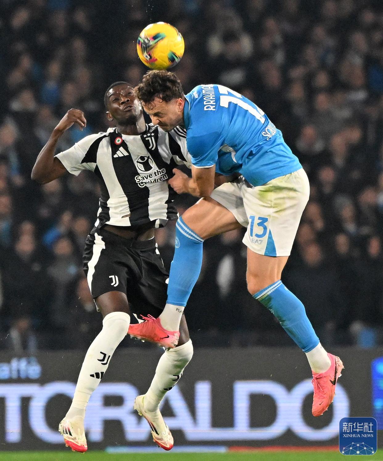 那不勒斯球员脚下技术出色，助球队轻松取胜的简单介绍