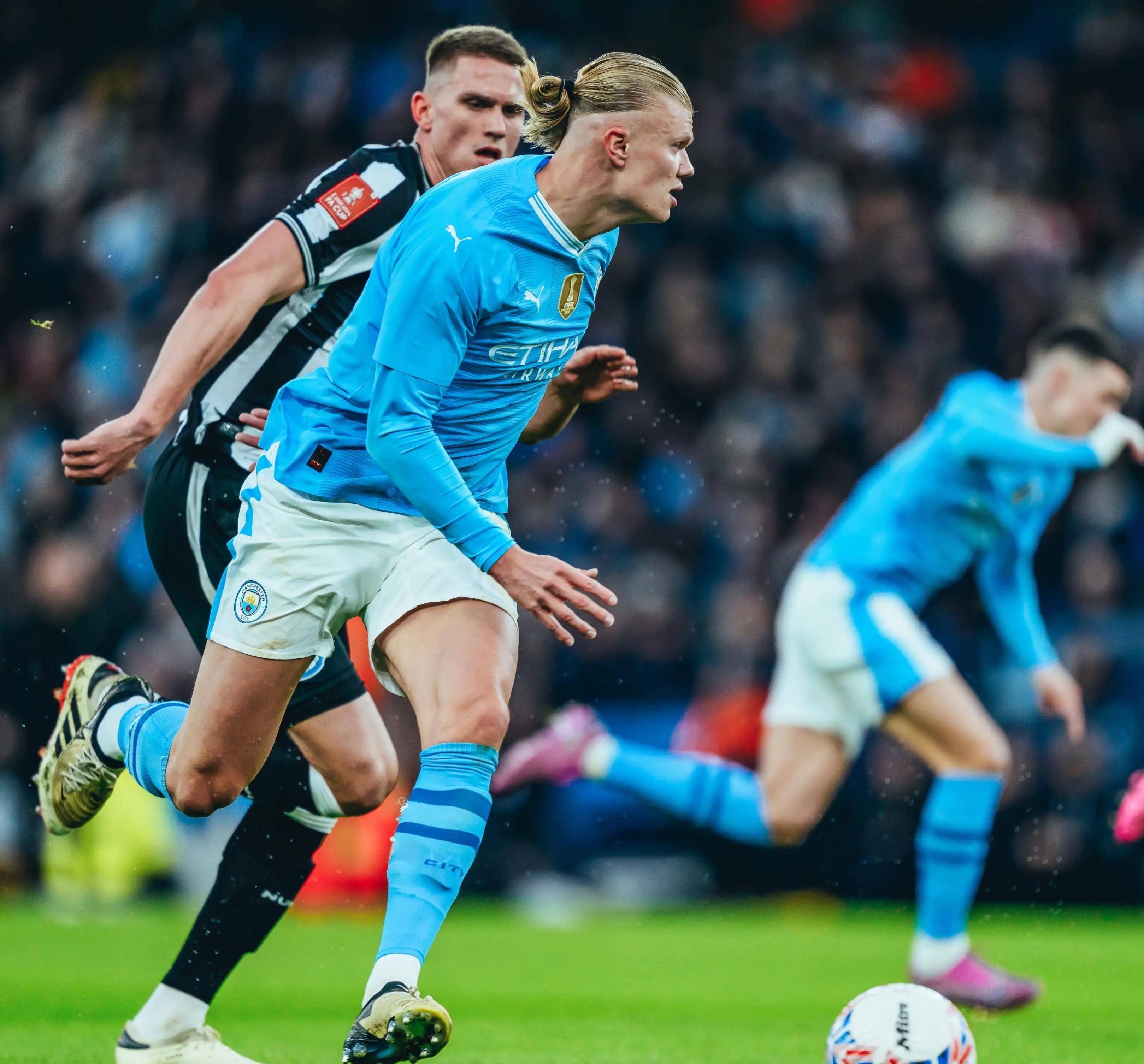 曼城中场组织流畅，进攻战术高效的简单介绍