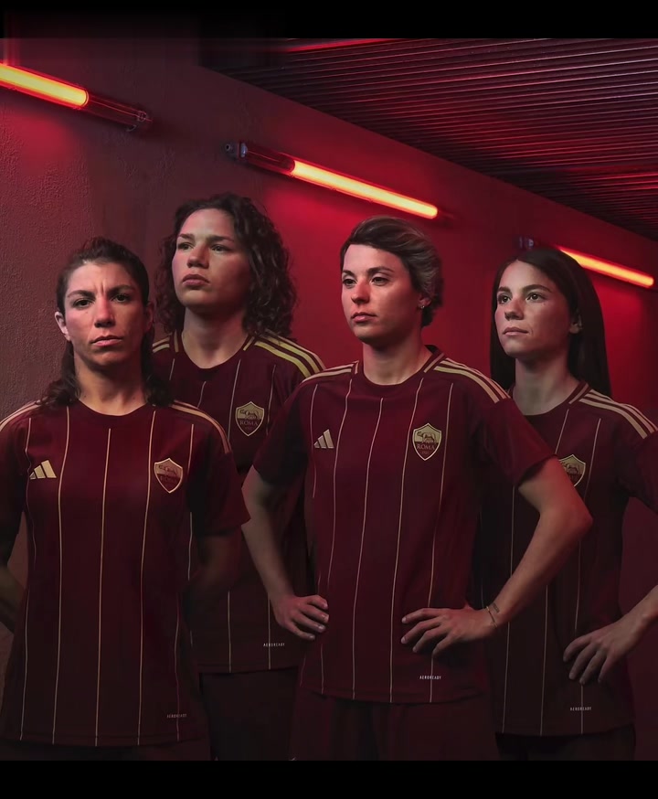 罗马俱乐部曝光新一季主场球衣设计的简单介绍 罗马俱乐部曝光新一季主场球衣设计的简单介绍