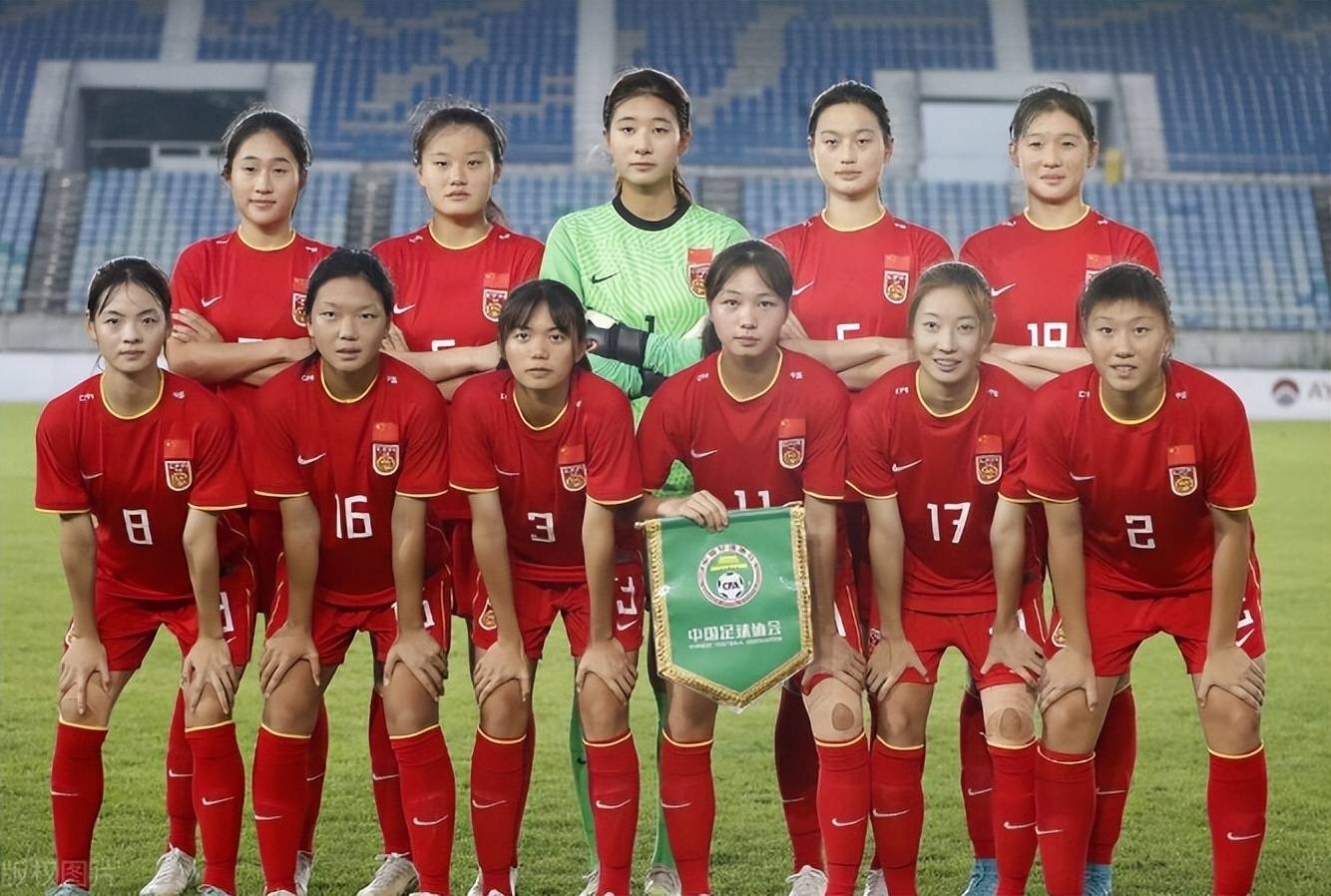 中国女足队员用汗水谱写胜利赞歌，夺得亚洲杯冠军