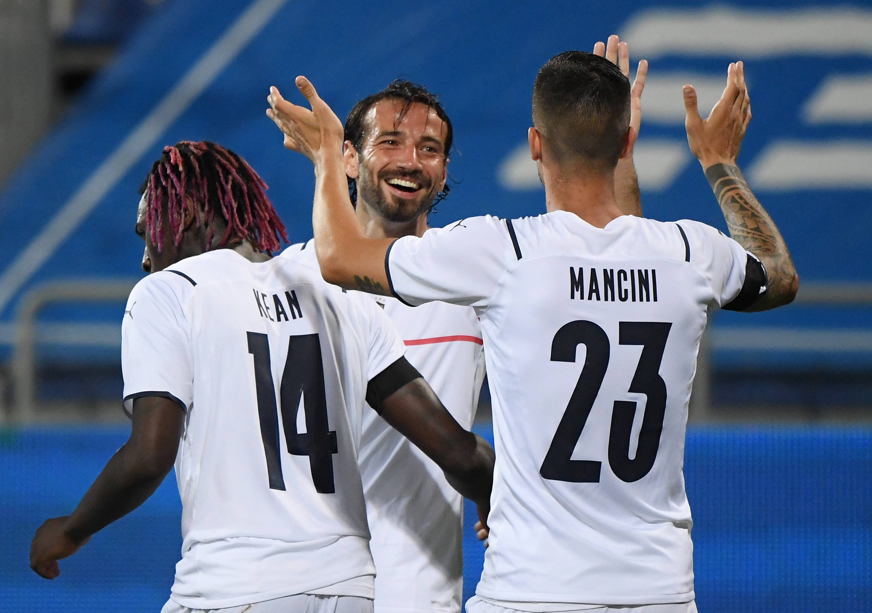 意大利联赛战胜对手庆祝场面热烈的简单介绍