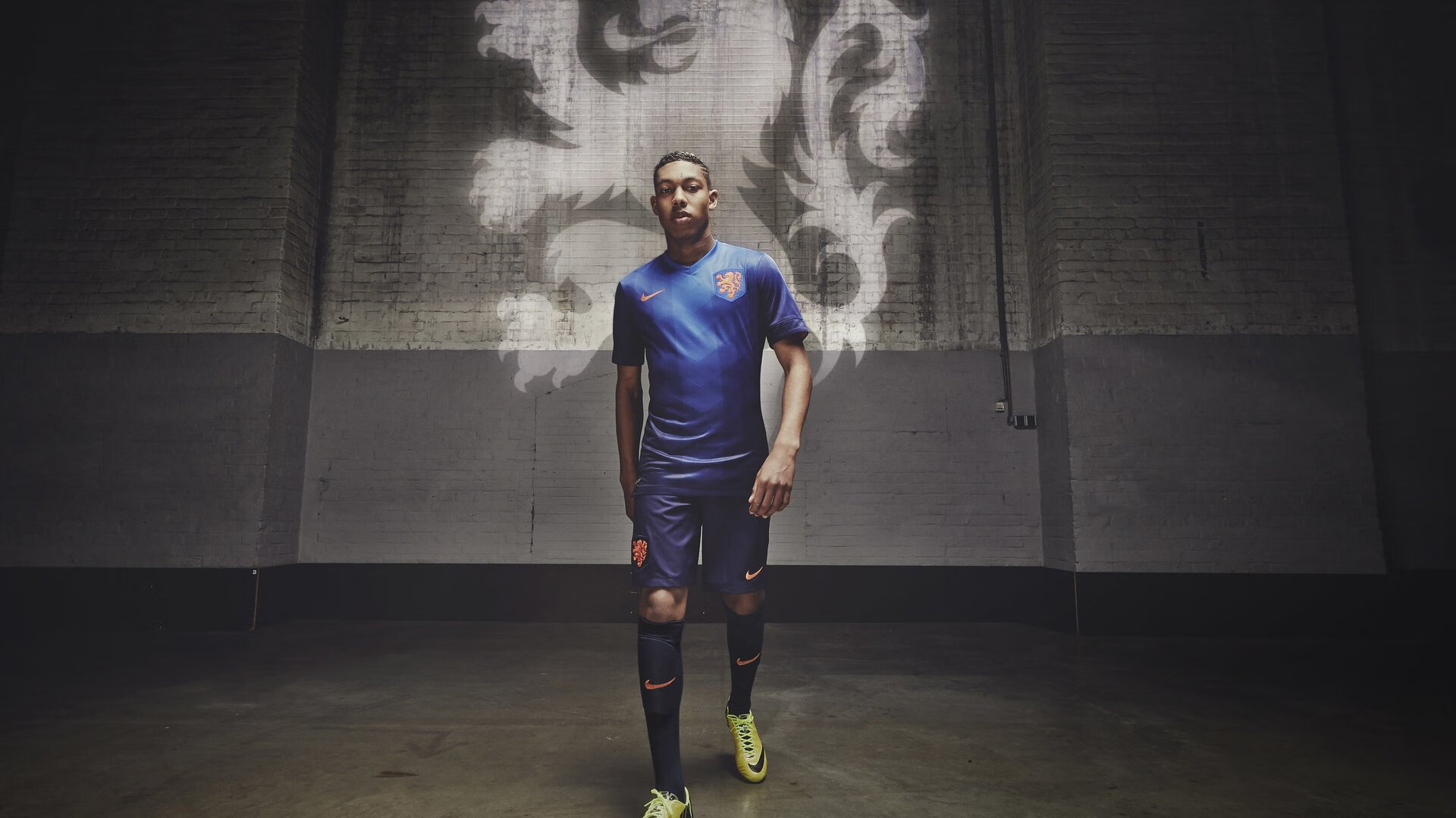 跨越半个地球的强压,快船式防守下,深圳新星切特的逆境爆发